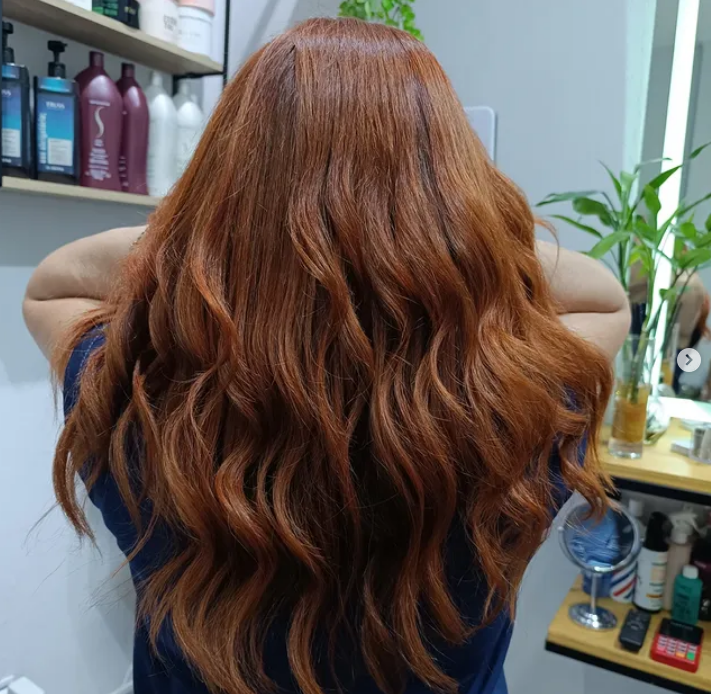 Coloração ruiva com ondas